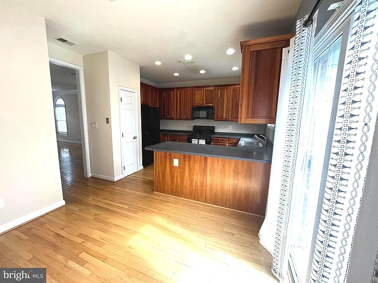 1601 Leeds Castle Dr — Photo 15