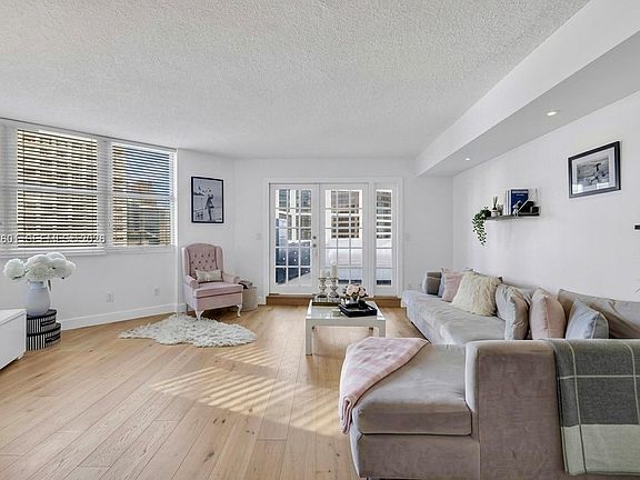 4th image of 801 Brickell Bay Dr APT 1262