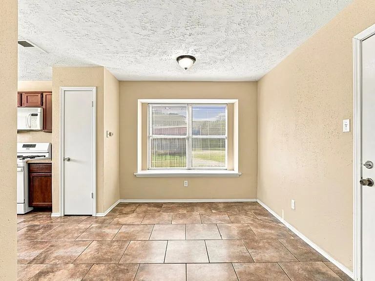 19315 Spanish Needle Dr — Photo 10