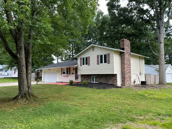2440 Norman Dr, Stow, OH 44224