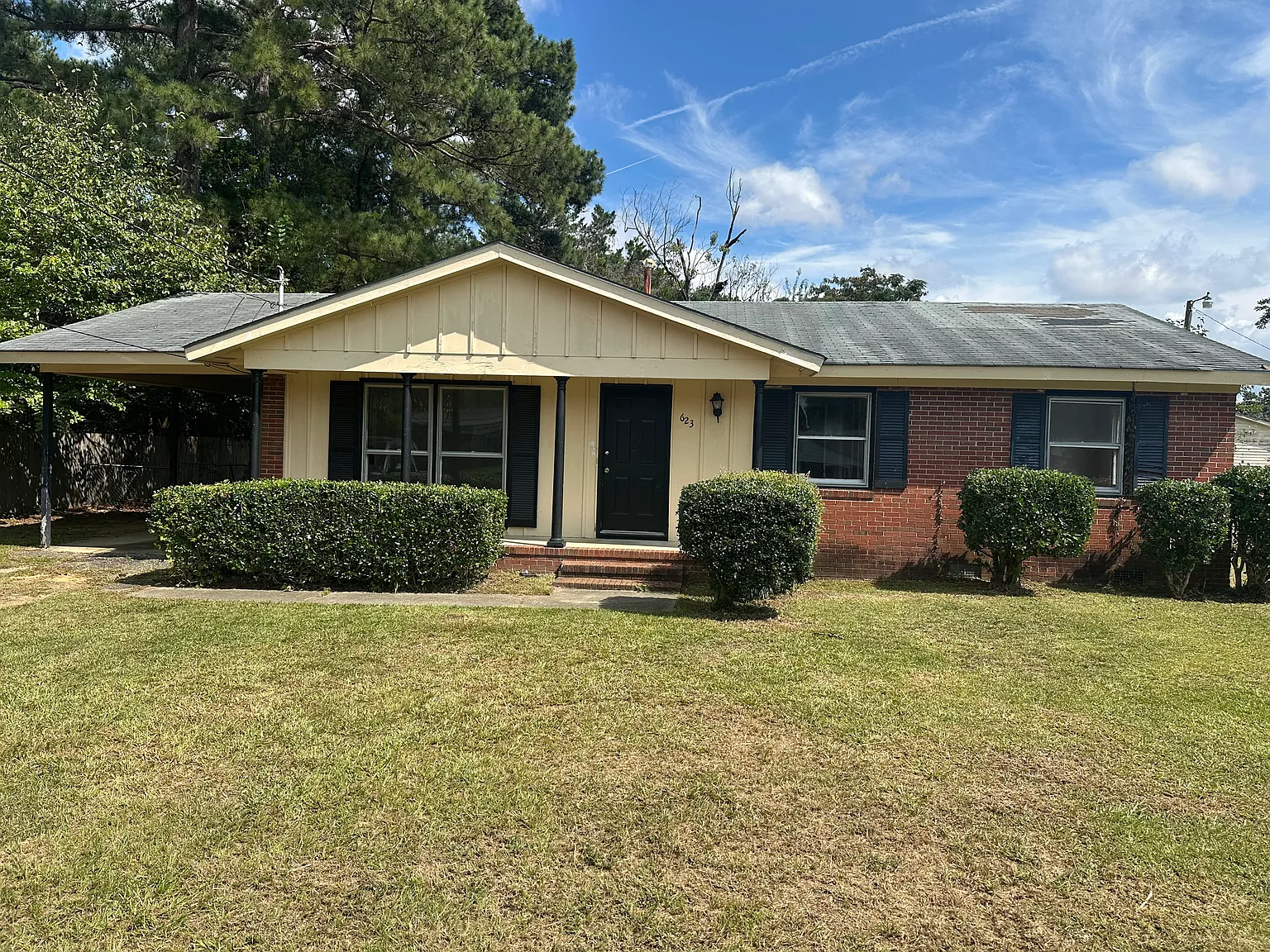 3 bed, 1301 sqft, $1,550 — Photo 1