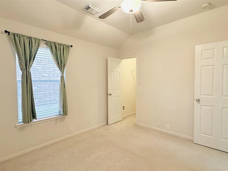20023 Castlegreen Dr — Photo 16
