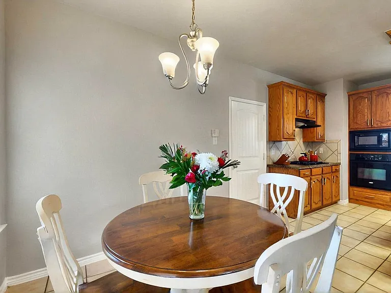 1236 Blue Brook Dr — Photo 18