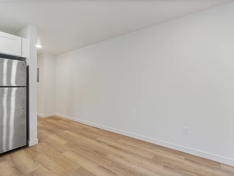 2140 SW Holden St #B3 — Photo 8