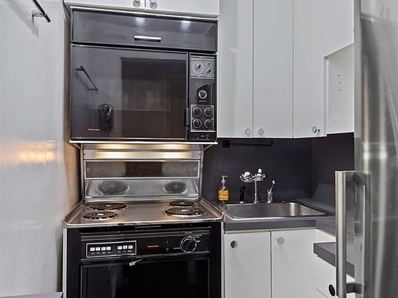 3rd image of 230 Central Park W APT 2M