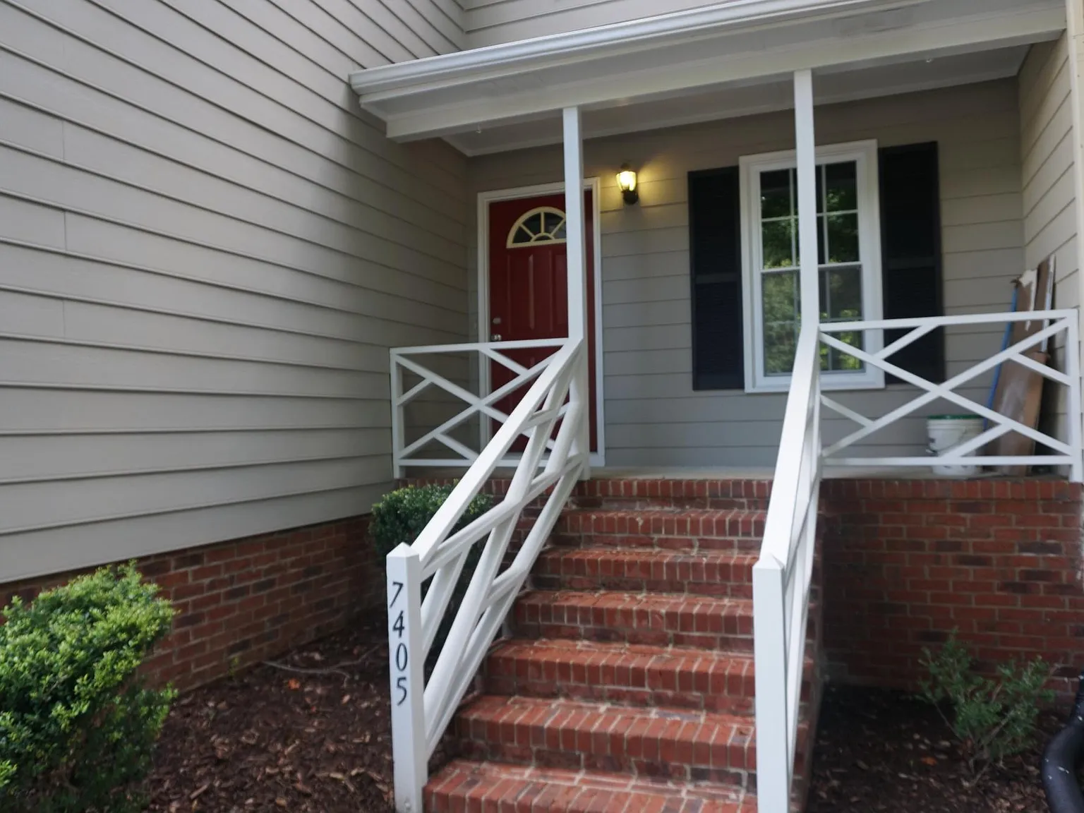 7405 Ashbury Ct — Photo 2