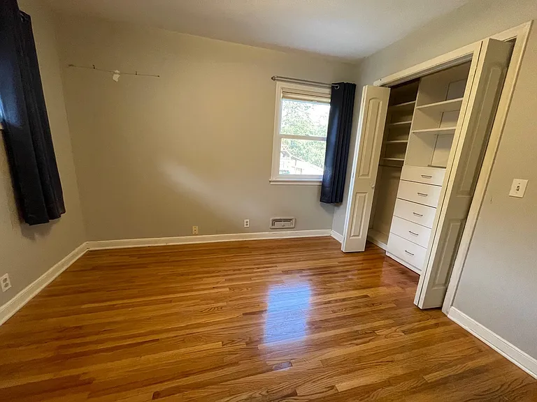 4749 York Ave S — Photo 12