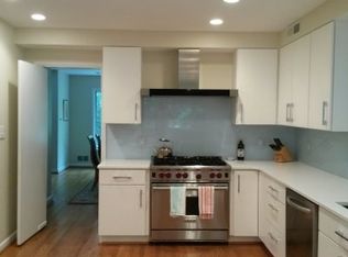 2926 Fessenden St NW, Washington, DC 20008