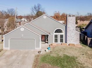 8835 E 93rd St, Tulsa, OK 74133