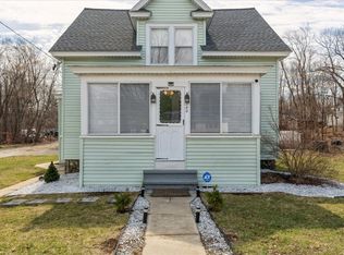 240 Wanoosnoc Rd, Fitchburg, MA 01420