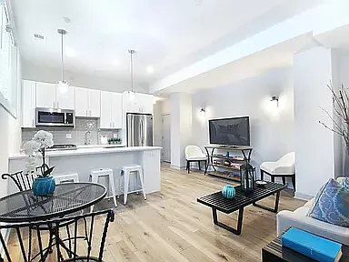 2900 W Logan Blvd #102 — Photo 2