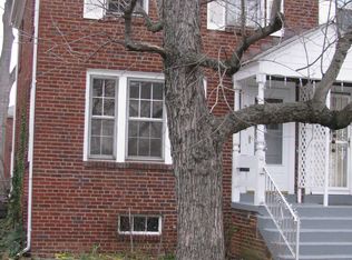 2633 S Veitch St, Arlington, VA 22206