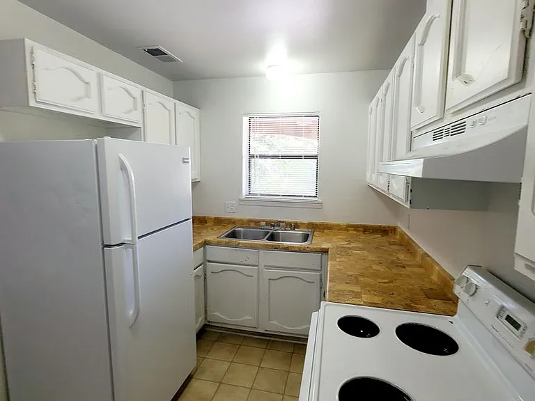 3504 Tulane Dr Ne — Photo 5