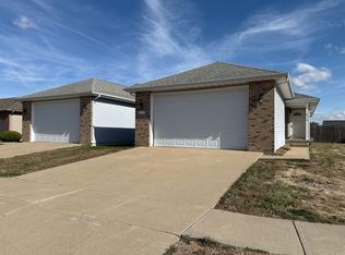 2914 Sandy Ln, Springfield, IL 62711