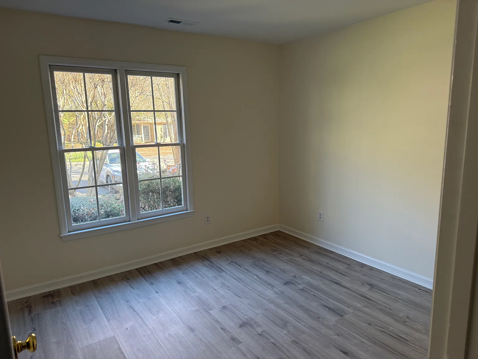 2 bed, 1054 sqft, $1,650 — Photo 3