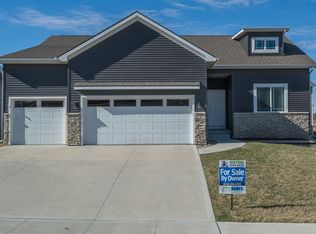 16019 Northpark Dr, Urbandale, IA 50323