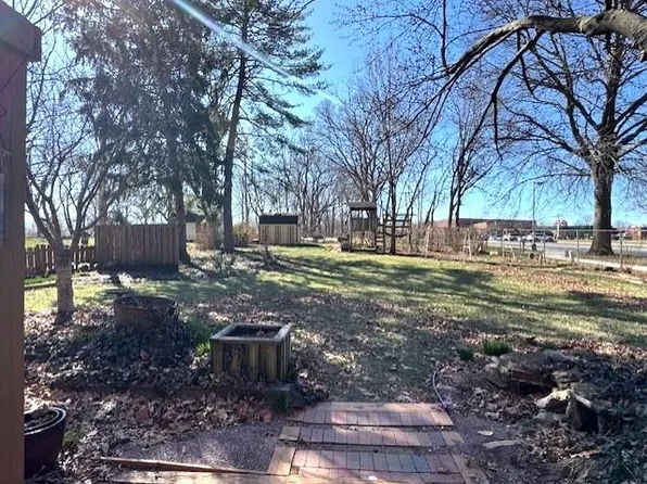 11415 W 49th Ter, Shawnee, KS 66203