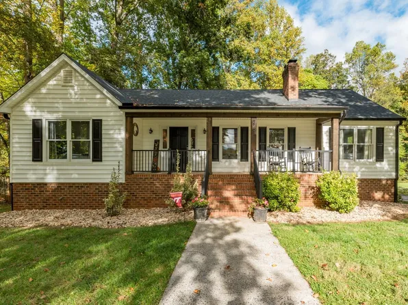 219 Shady Oak Ln, Forest, VA 24551