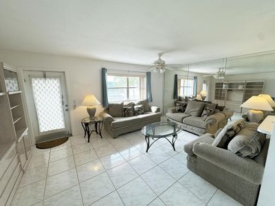 379 Saxony H, Delray Beach, FL, 33446