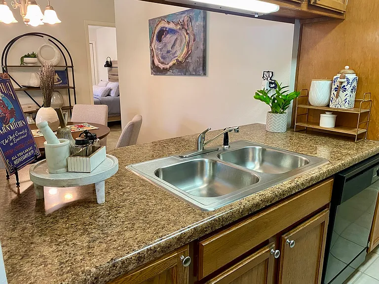 Azalea Kitchen