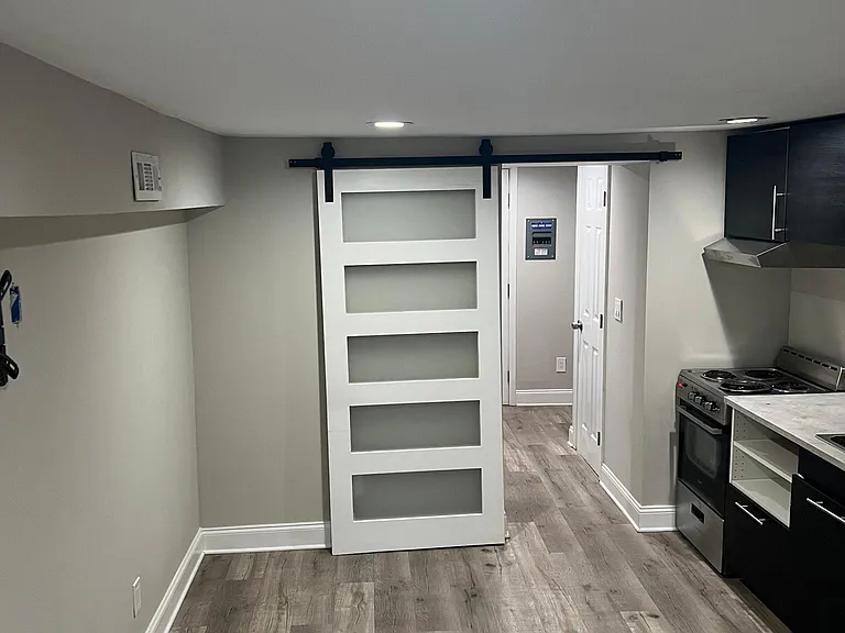 2166 Larchwood Rd SW — Photo 3