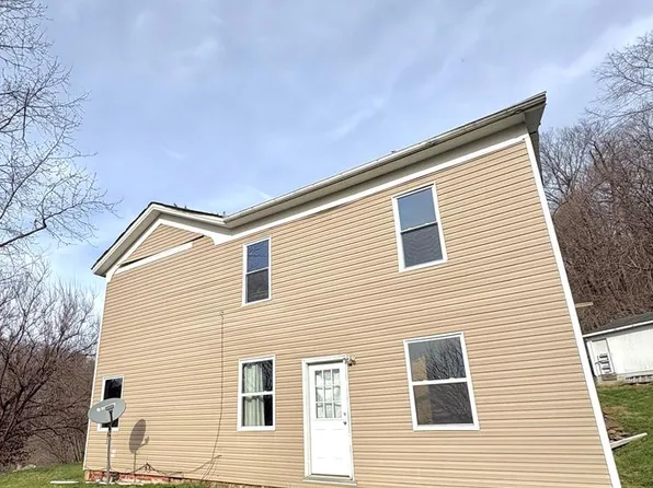 6 Wiley Ave, Cameron, WV 26033