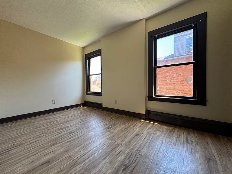 52-54 Alden St #202 — Photo 7