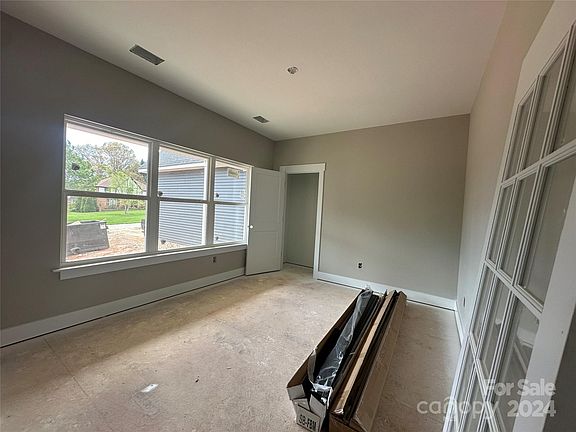 5th image of 2972 Quail Dr