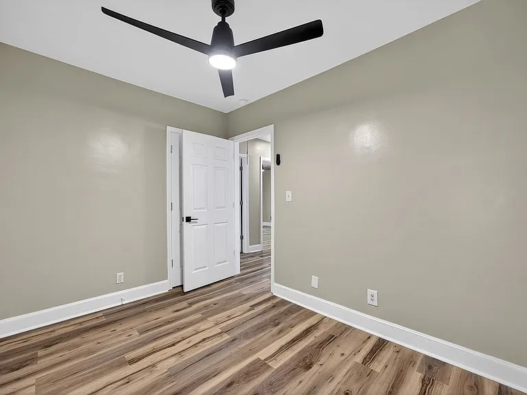 2218 Holt Dr — Photo 10