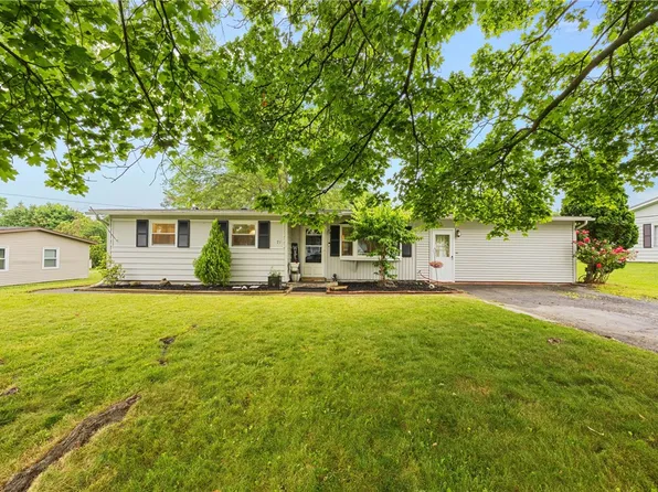 71 Bennett St, Geneva, NY 14456
