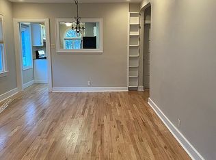 4 Leroy Pl, Lynbrook, NY 11563