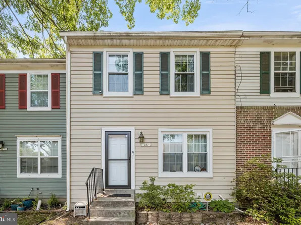 927 Saint Michaels Dr, Bowie, MD 20721