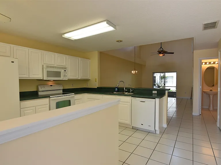 2203 Cypress Knee Loop — Photo 2