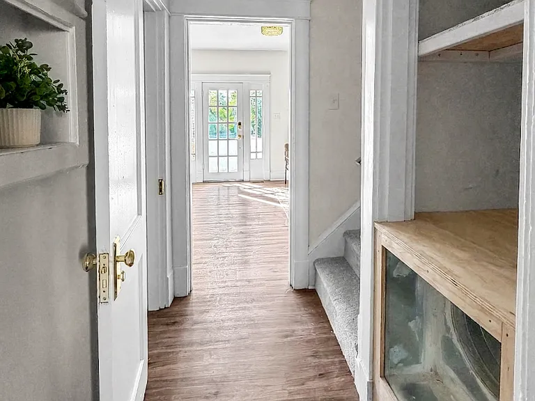 1013 Bank St — Photo 6