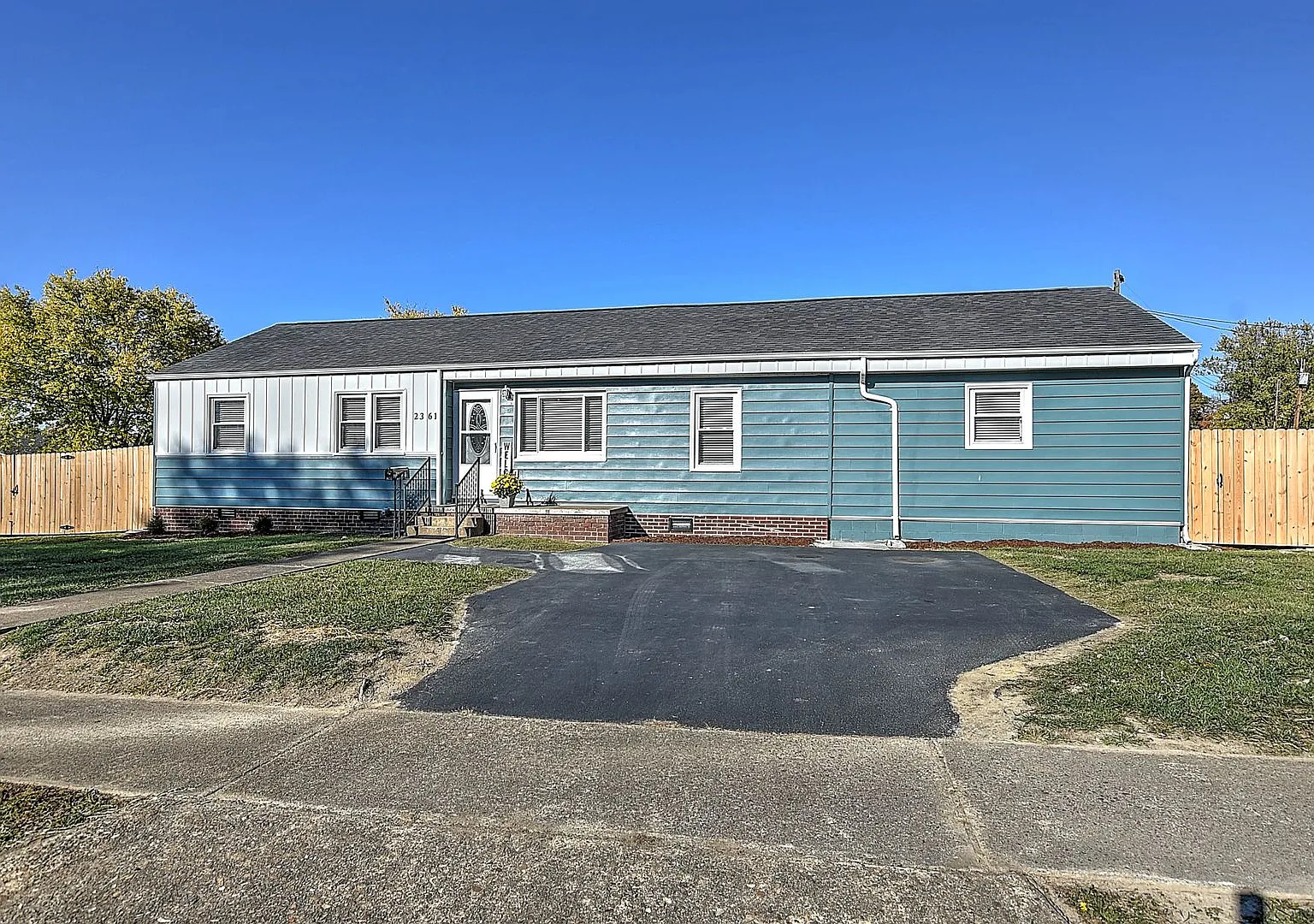 Renovated One Level Home (completely renovated) — Photo 2