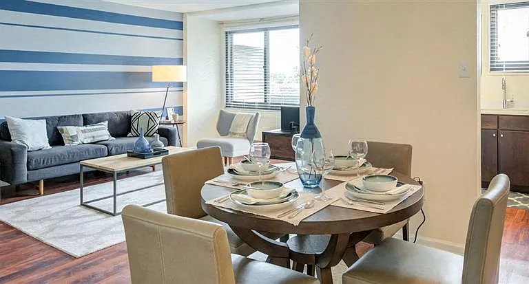 Riverside Apartments — Photo 15
