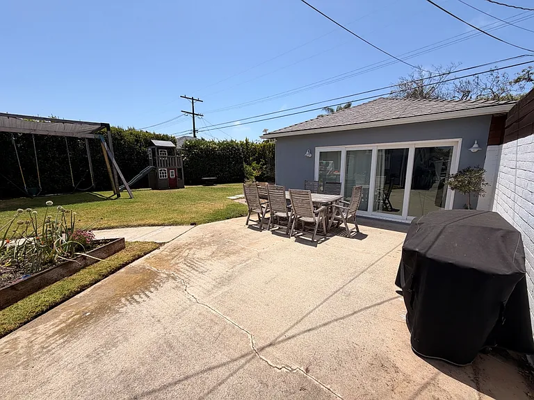 7821 Stewart Ave — Photo 11