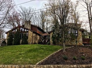 980 N Rustling Rd, South Charleston, WV 25303