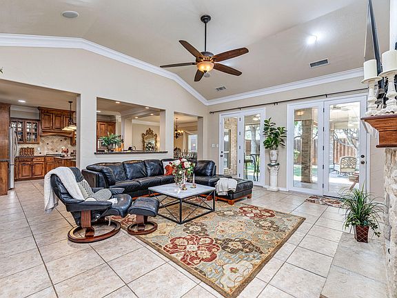 4th image of 2026 Valleyview Dr
