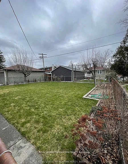 50 Faversham Cres #BASEMENT — Photo 15