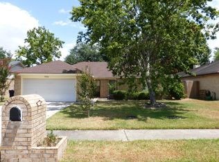 7710 Western Oak Ln, Houston, TX 77040