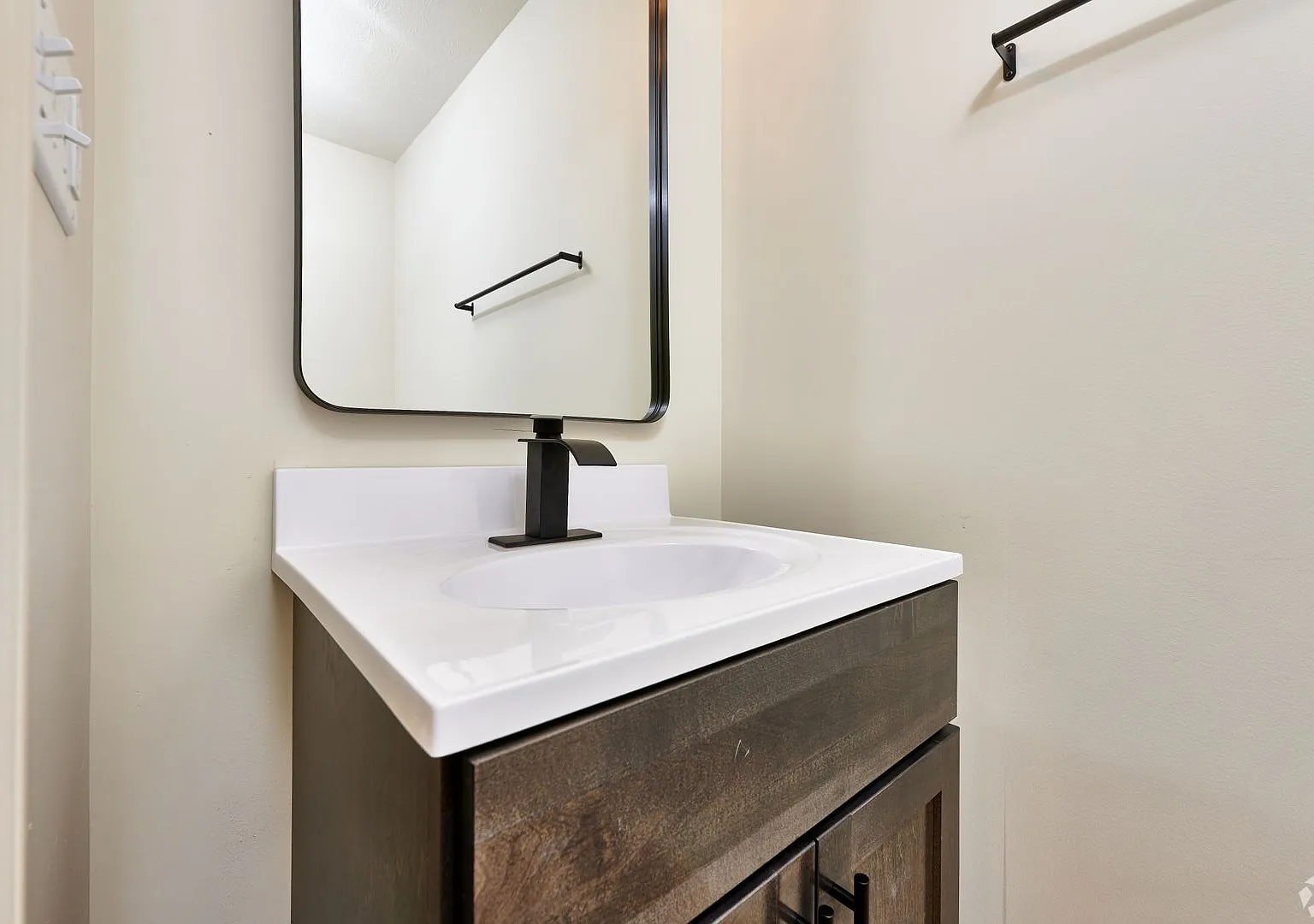 Brand New Luxury 3-Bedroom Townhome with 2-Car Garage & Full Basement — Photo 2
