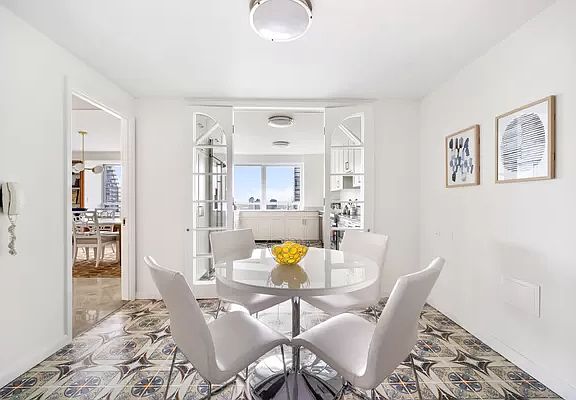 5th image of 240 E 47th St #38DE