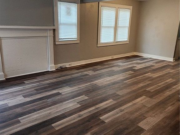 2nd image of 110 N Grove Ave