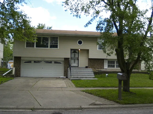 21620 Jeffrey Ave photo 1