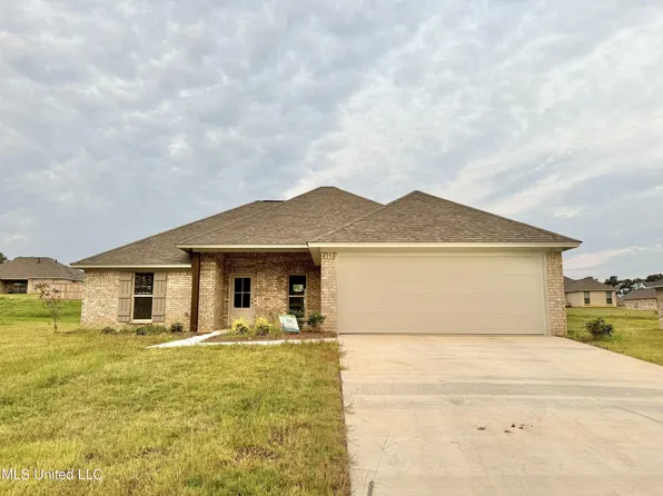 251 Chartleigh Cir, Canton, MS 39046