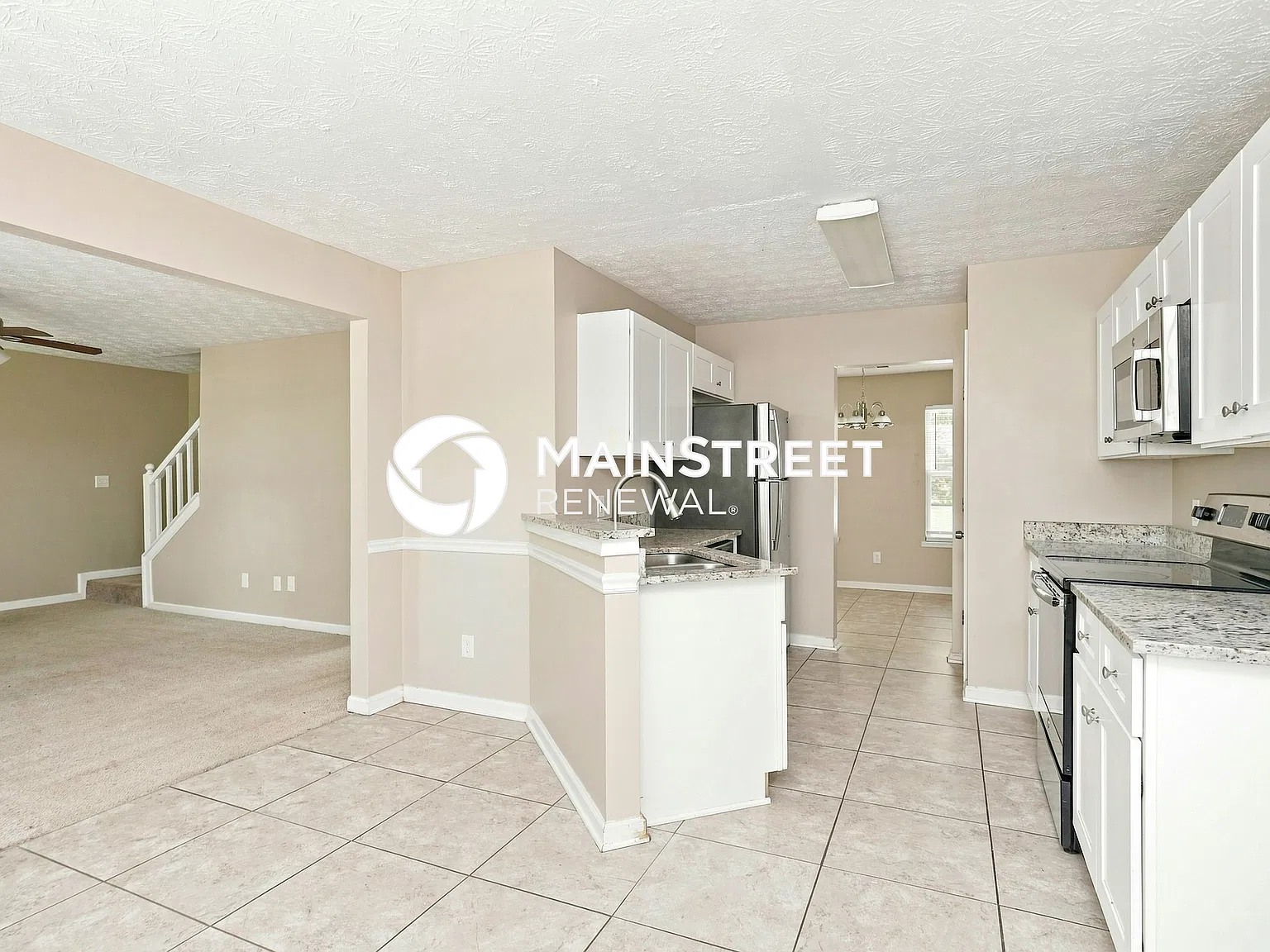 900 Vernon Dr — Photo 3