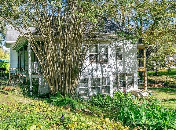 3rd image of 406 N Lakeside Dr