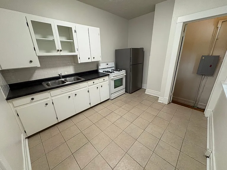2917 Jackson St — Photo 22