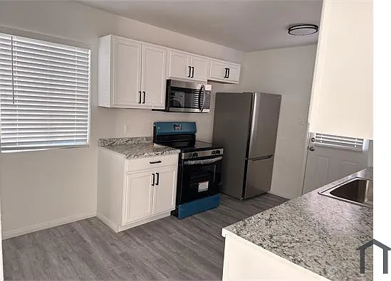 2716 Spear St — Photo 7